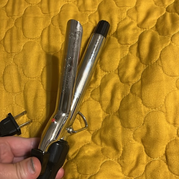 Black and Silver Hair Curling Iron 3/4 - Picture 4 of 4